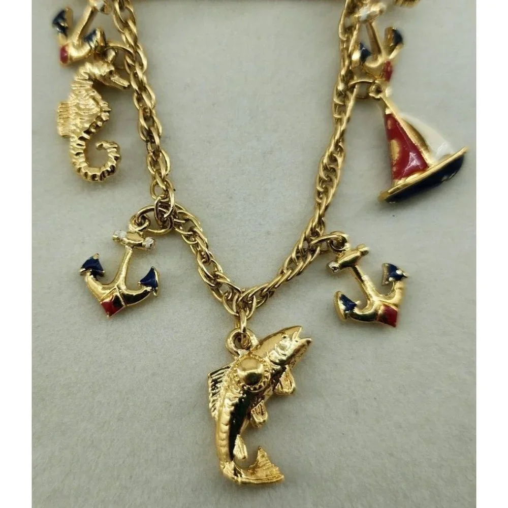 Unbranded‎ Gold Tone Brooch Bar With Chain and 7 Nautical Themed Charms